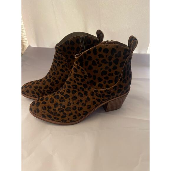 UGG Kingsburg‎ Leopard Bootie - Picture 4 of 7